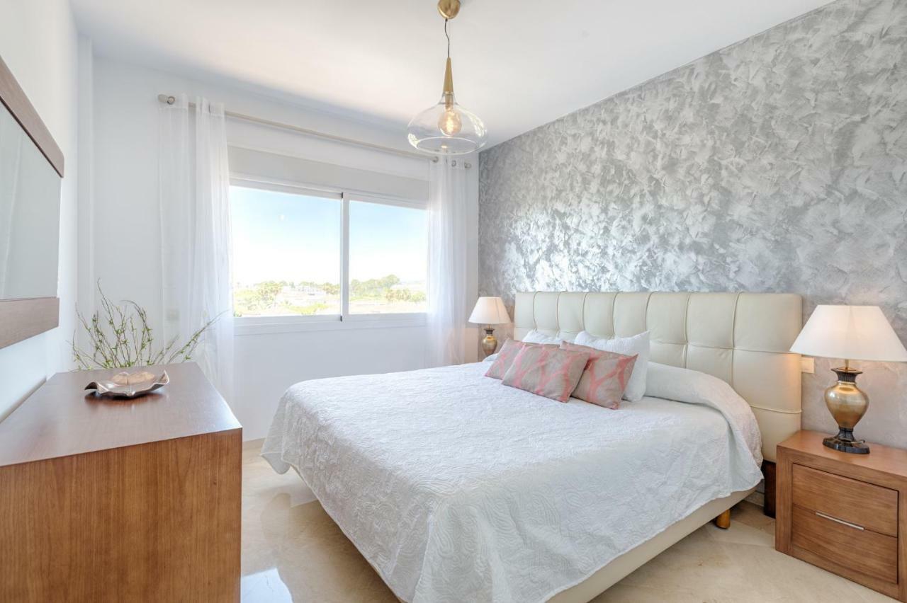 Sea & Mountain View Penthouse Apartman Estepona Kültér fotó