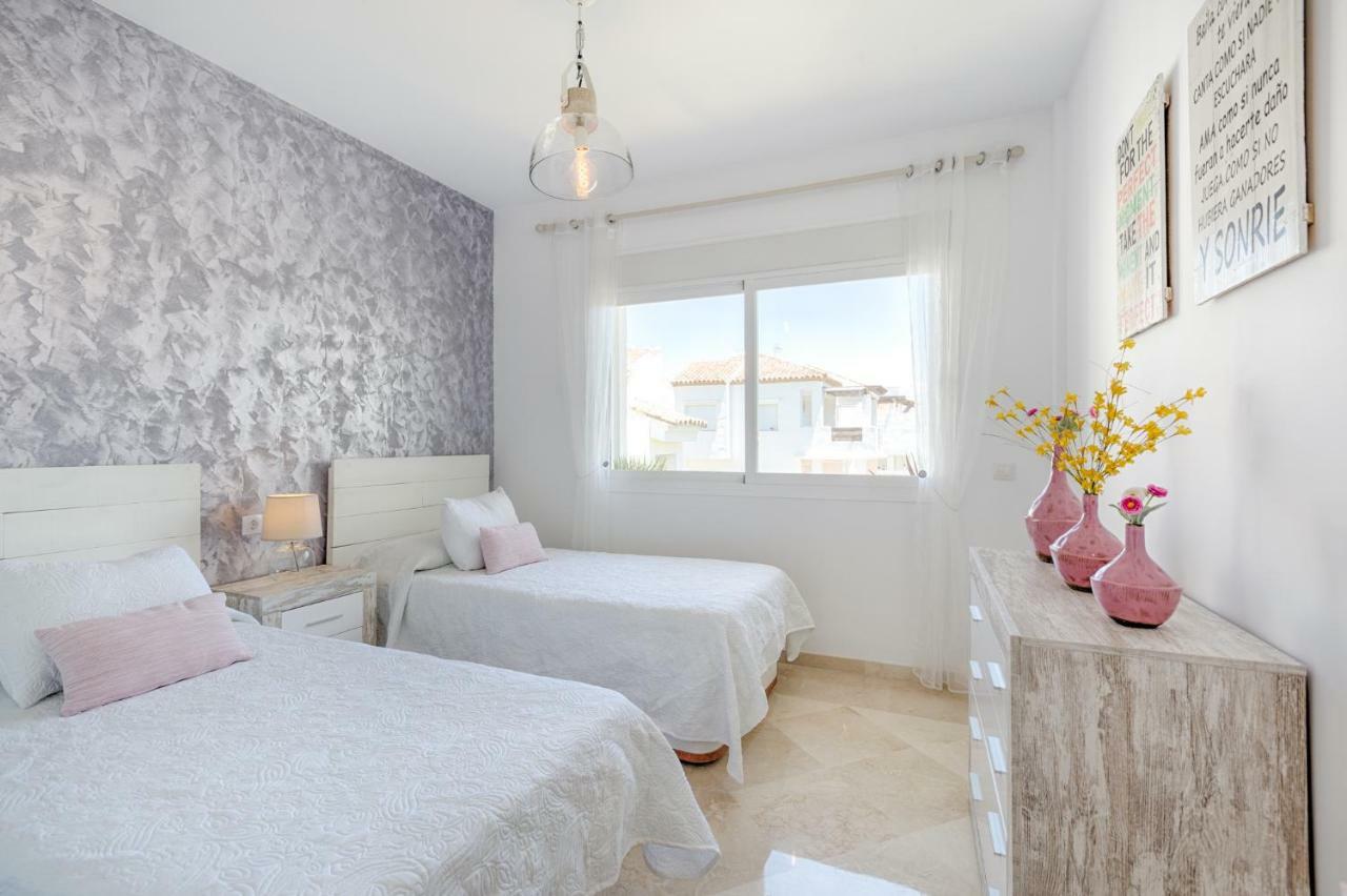 Sea & Mountain View Penthouse Apartman Estepona Kültér fotó