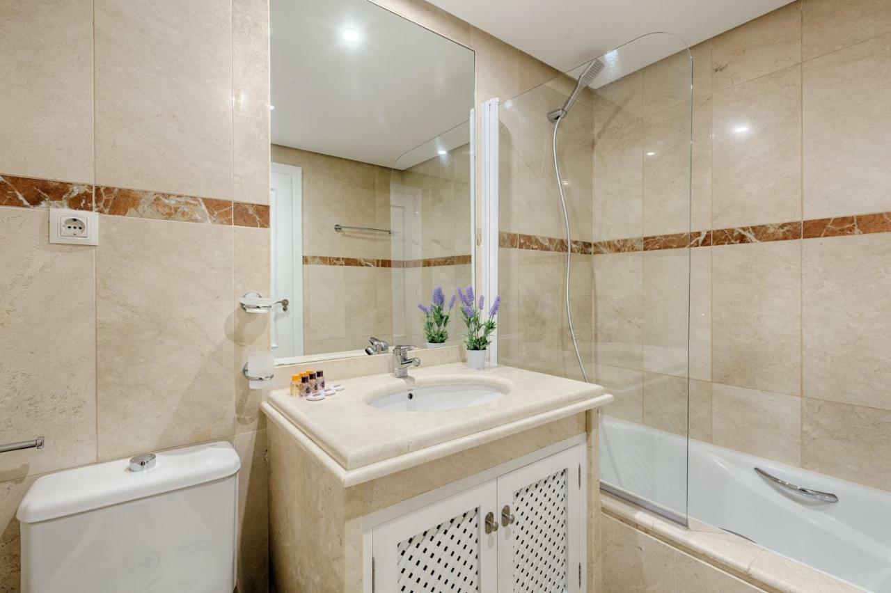 Sea & Mountain View Penthouse Apartman Estepona Kültér fotó